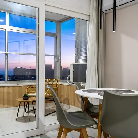 דירה Modern Studio With Sea Views 5 Min From The Beach